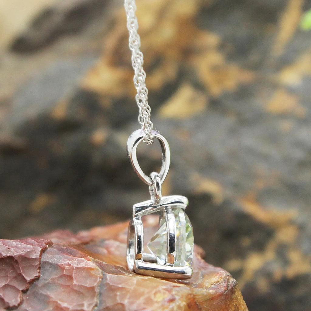 2CT Moissanite Pendant Necklace 18K White Gold Plated Silver D Color Ideal Cut Q880
