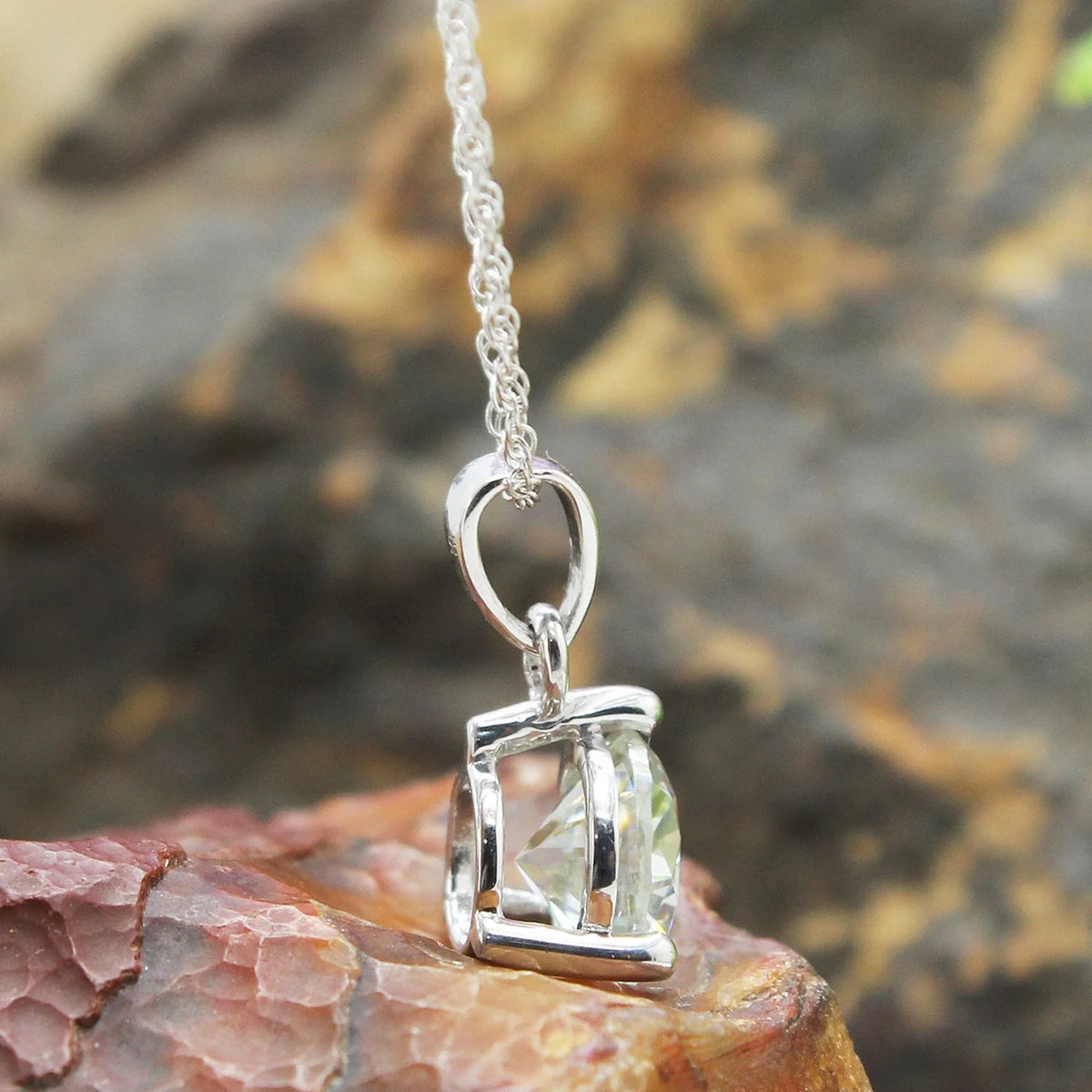 2CT Moissanite Pendant Necklace 18K White Gold Plated Silver D Color Ideal Cut Q880