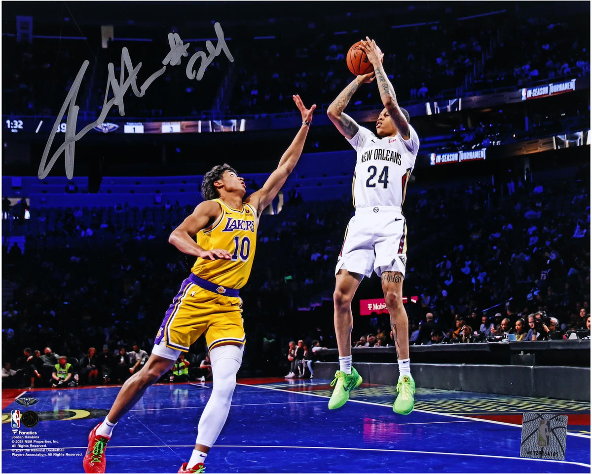 Autographed 8" x 10" Photograph Z437303