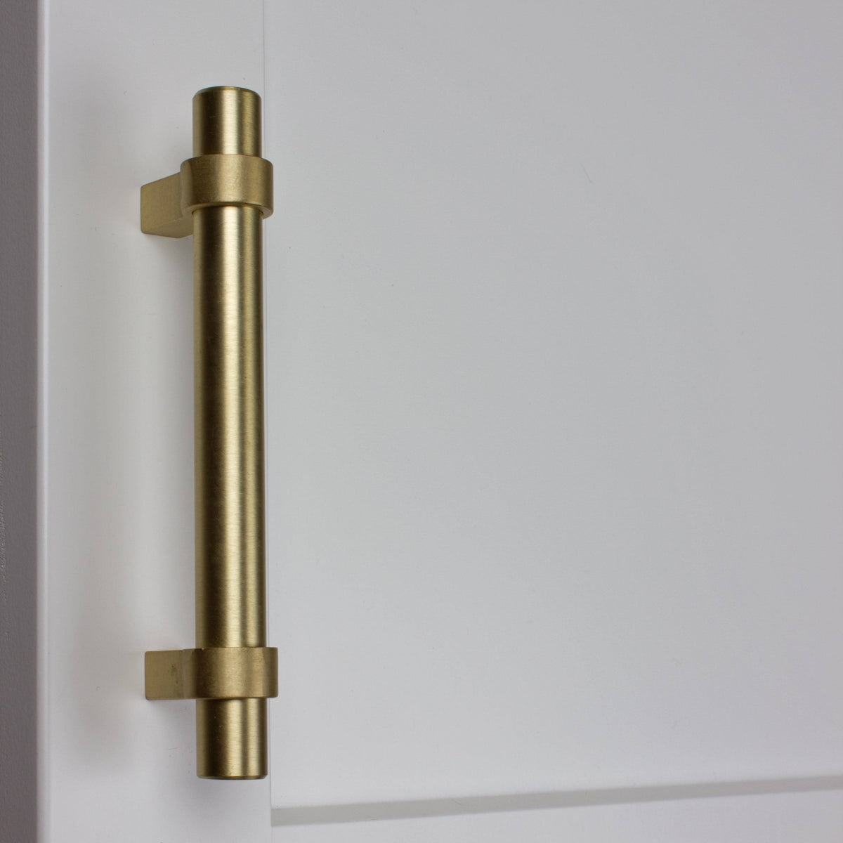 3.75-Inch Solid Oil Satin Gold Euro Bar Pulls (Pack of 25) A530346