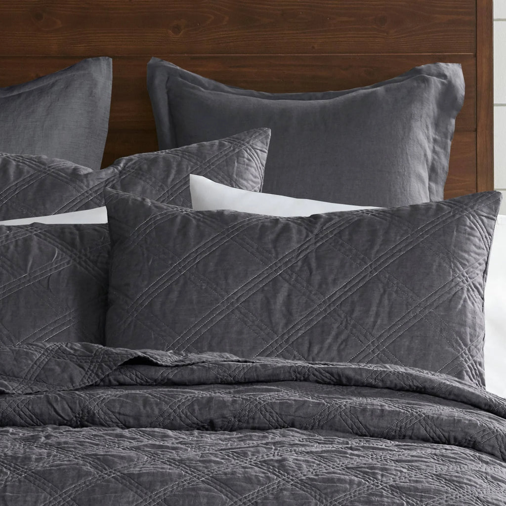 Charcoal Washed Linen Quilt King D330766