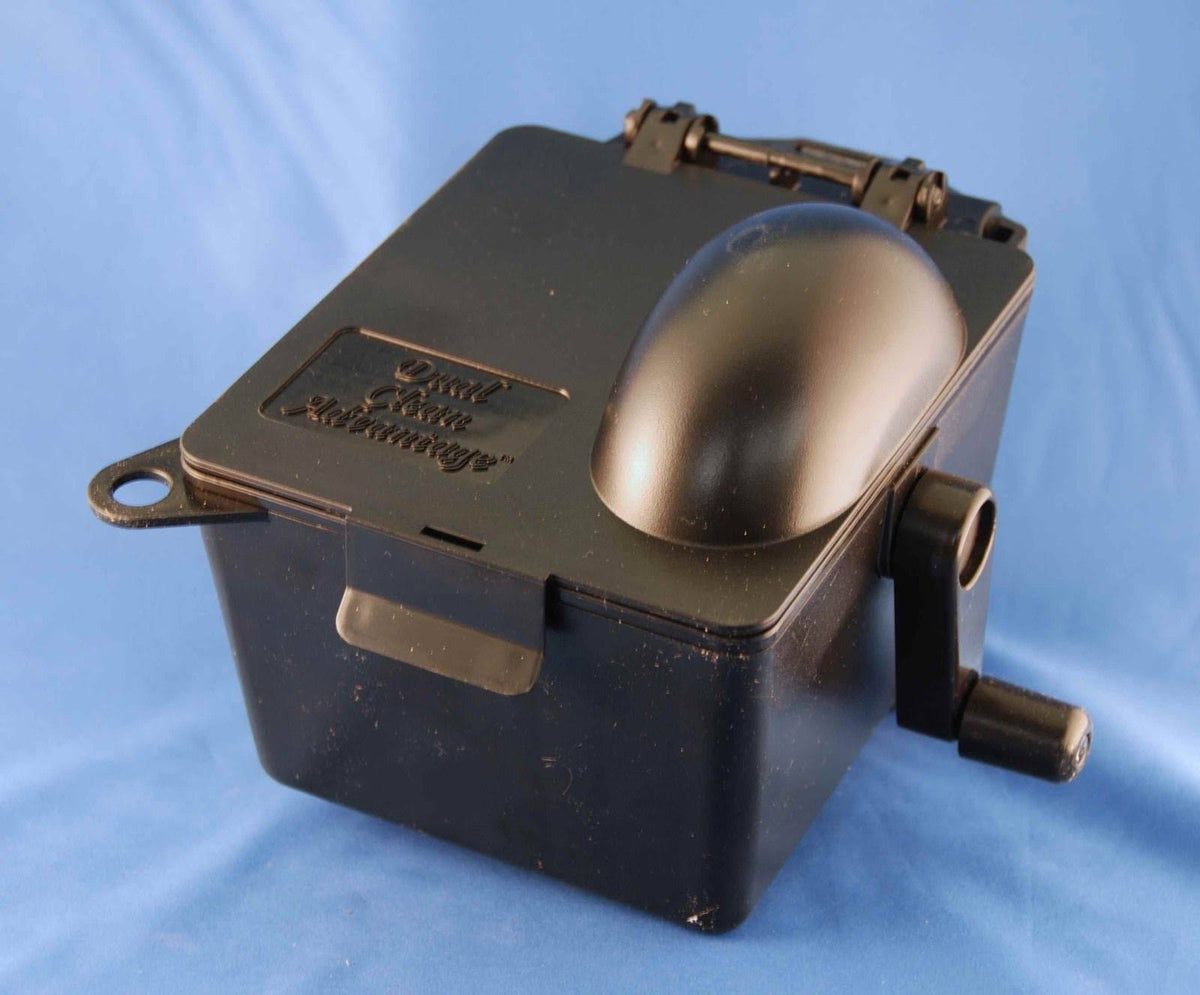 Portable Golf Ball Washer & Club Head Cleaner A555696