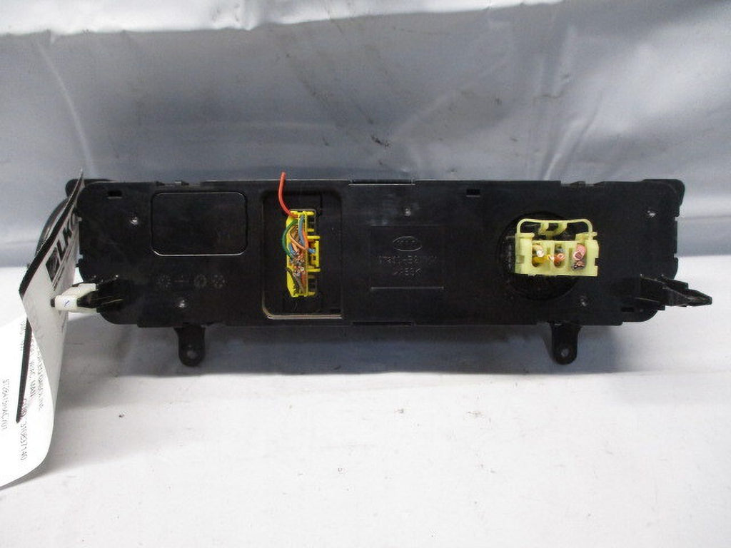 Pre-Owned Kia Soul AC Heater Temperature Control Unit T321621