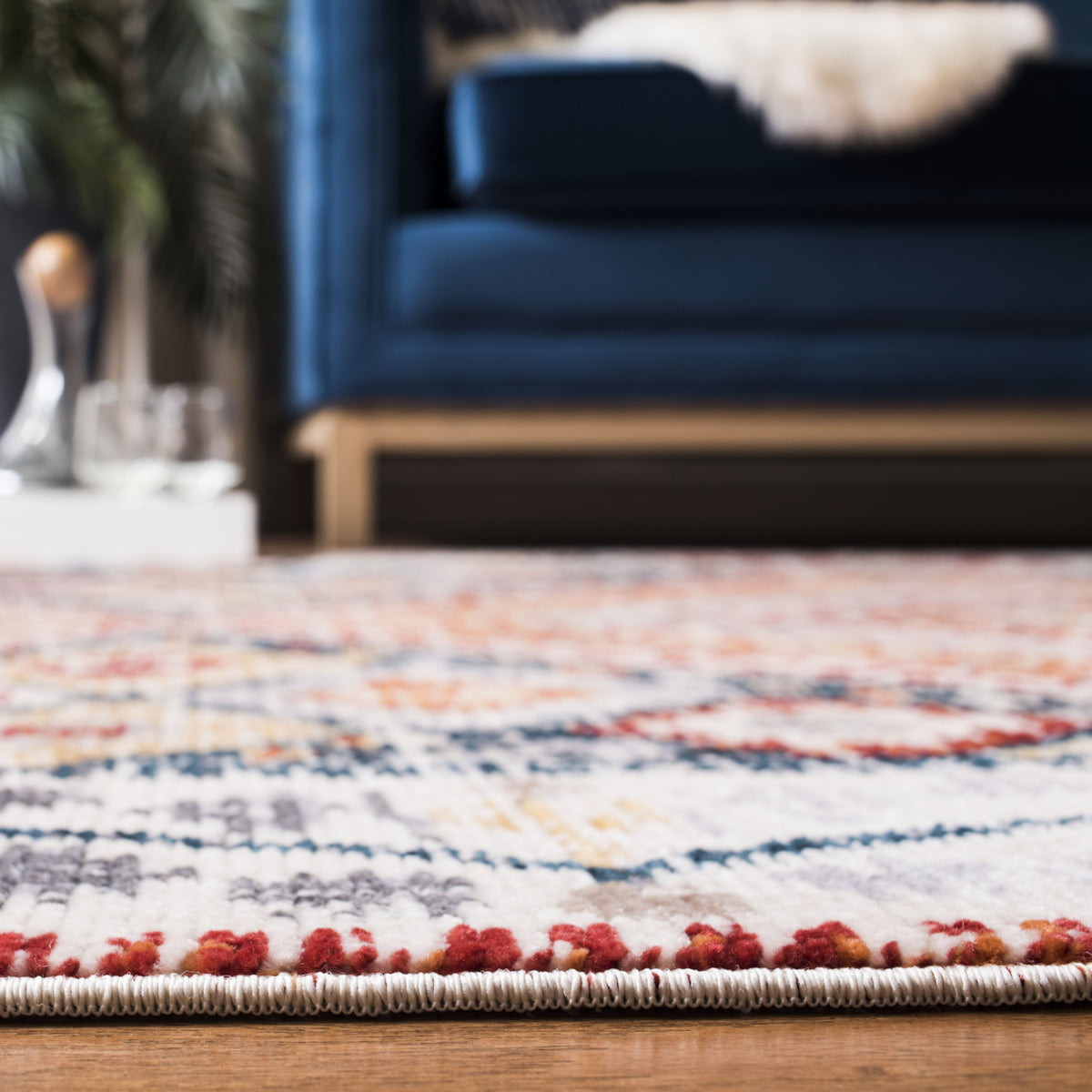 Ivory / Navy Rug E5509