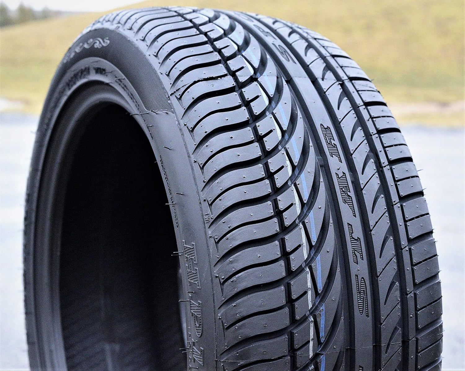 All-Season Performance Radial Tire 225/50R16 92V N572920